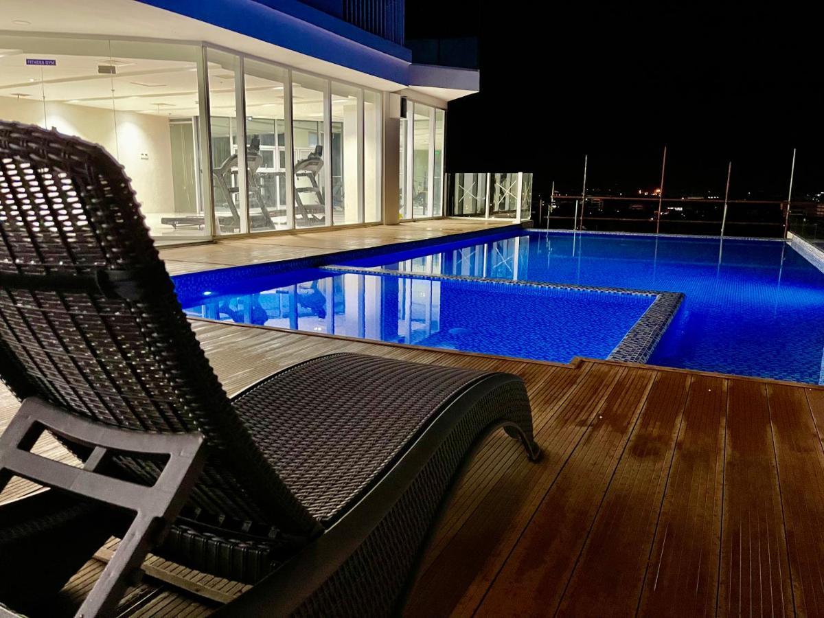 Inspiria Aparthotel Davao Exterior photo