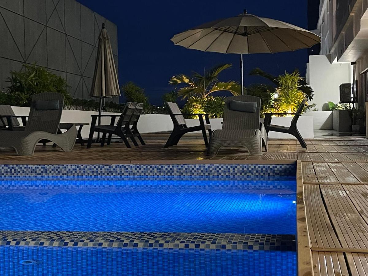 Inspiria Aparthotel Davao Exterior photo